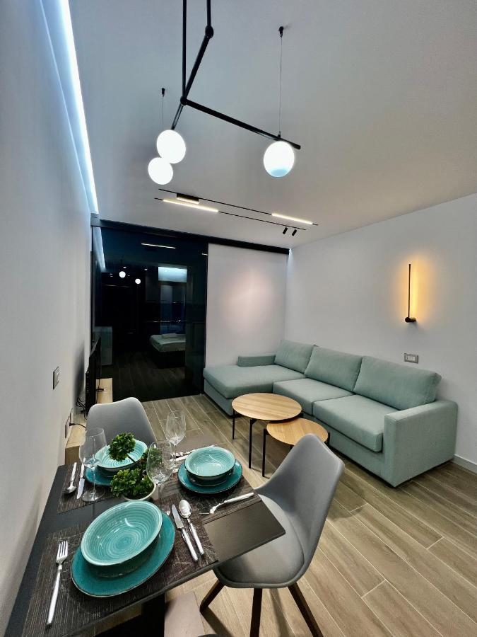 Deluxe Apartment Bllok Tirana Exterior foto