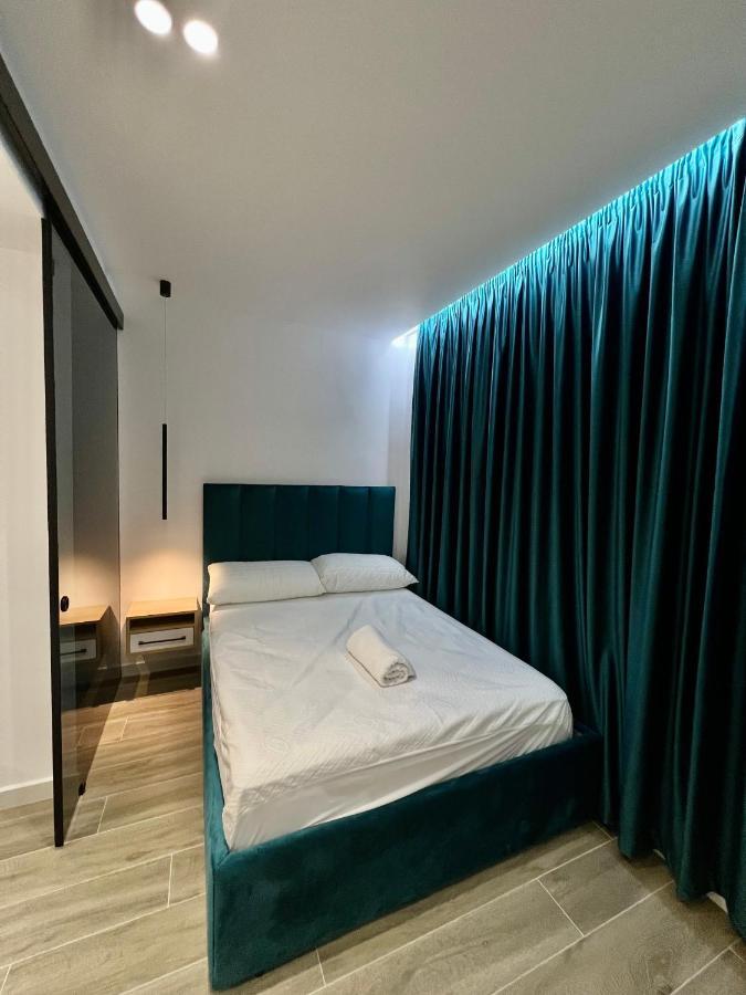 Deluxe Apartment Bllok Tirana Exterior foto