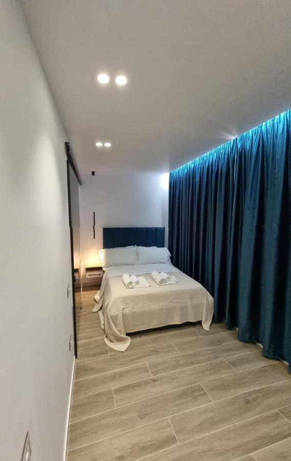 Deluxe Apartment Bllok Tirana Exterior foto